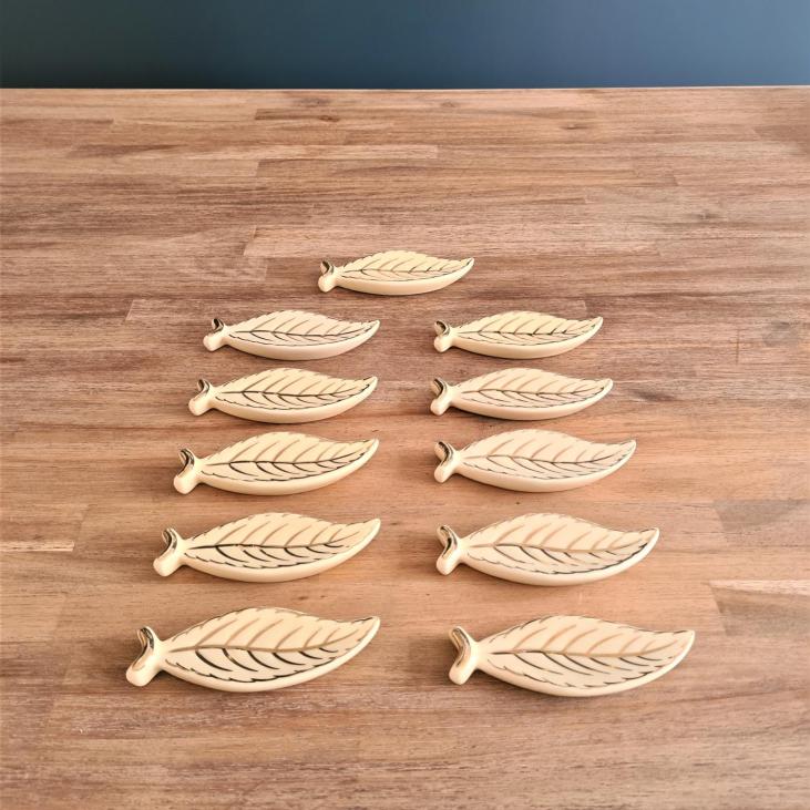 Set of 7 ceramic leaves knife holders