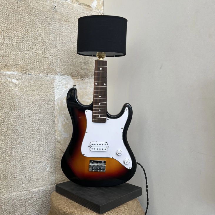 Guitar upcycled lamp